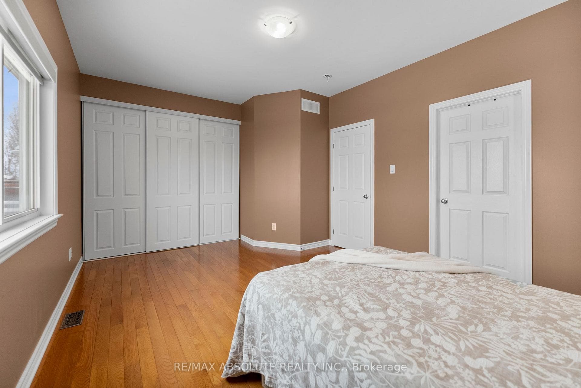 215 Arthur Street photo 19