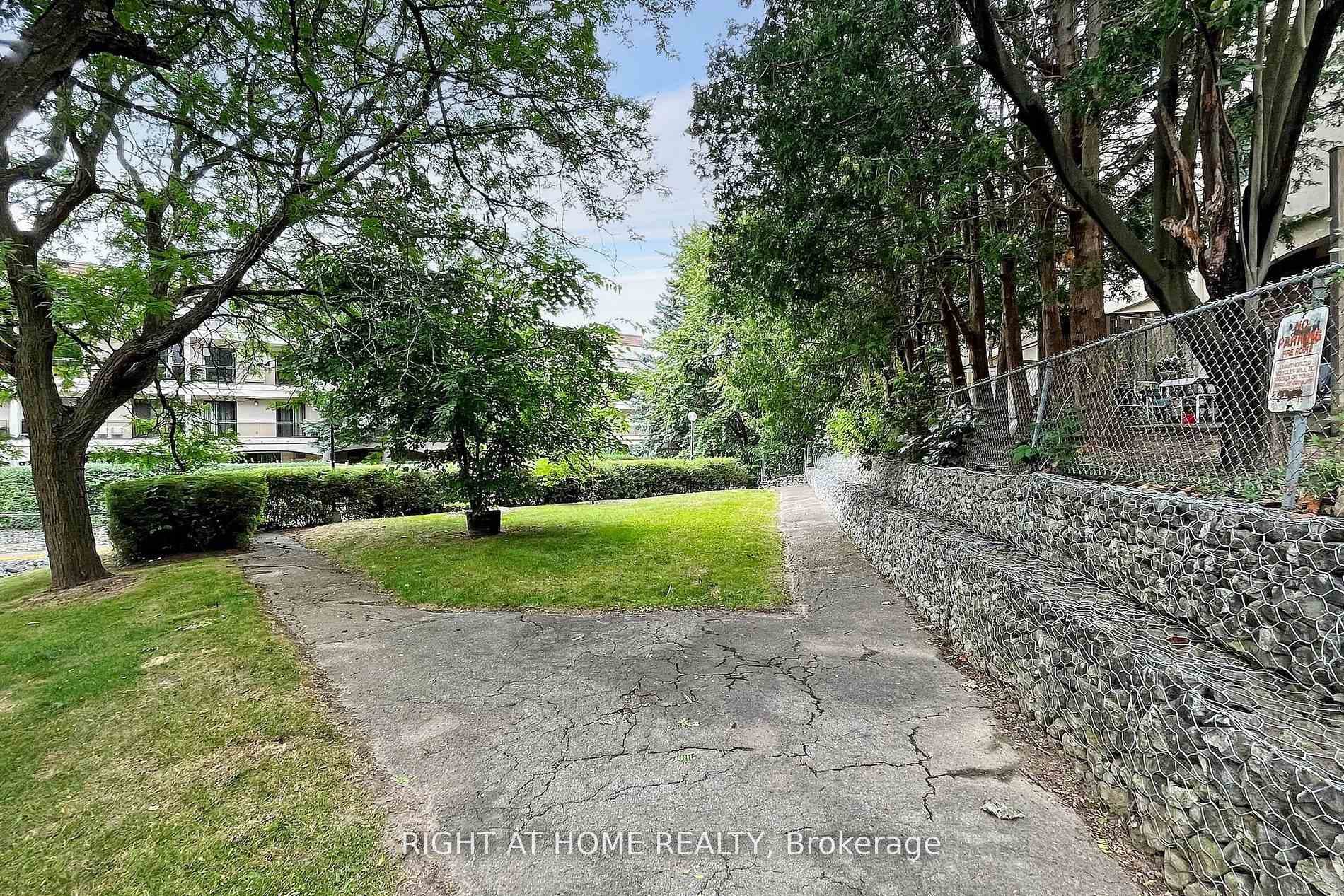 25 Pebble Byway Unit 22 photo 34