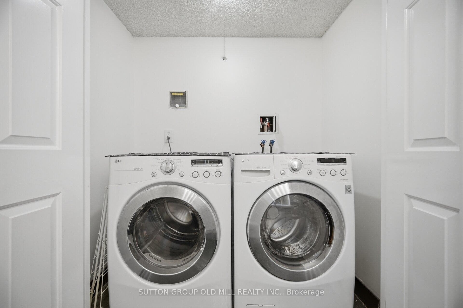 131 Beecroft Road Unit 1410 photo 39