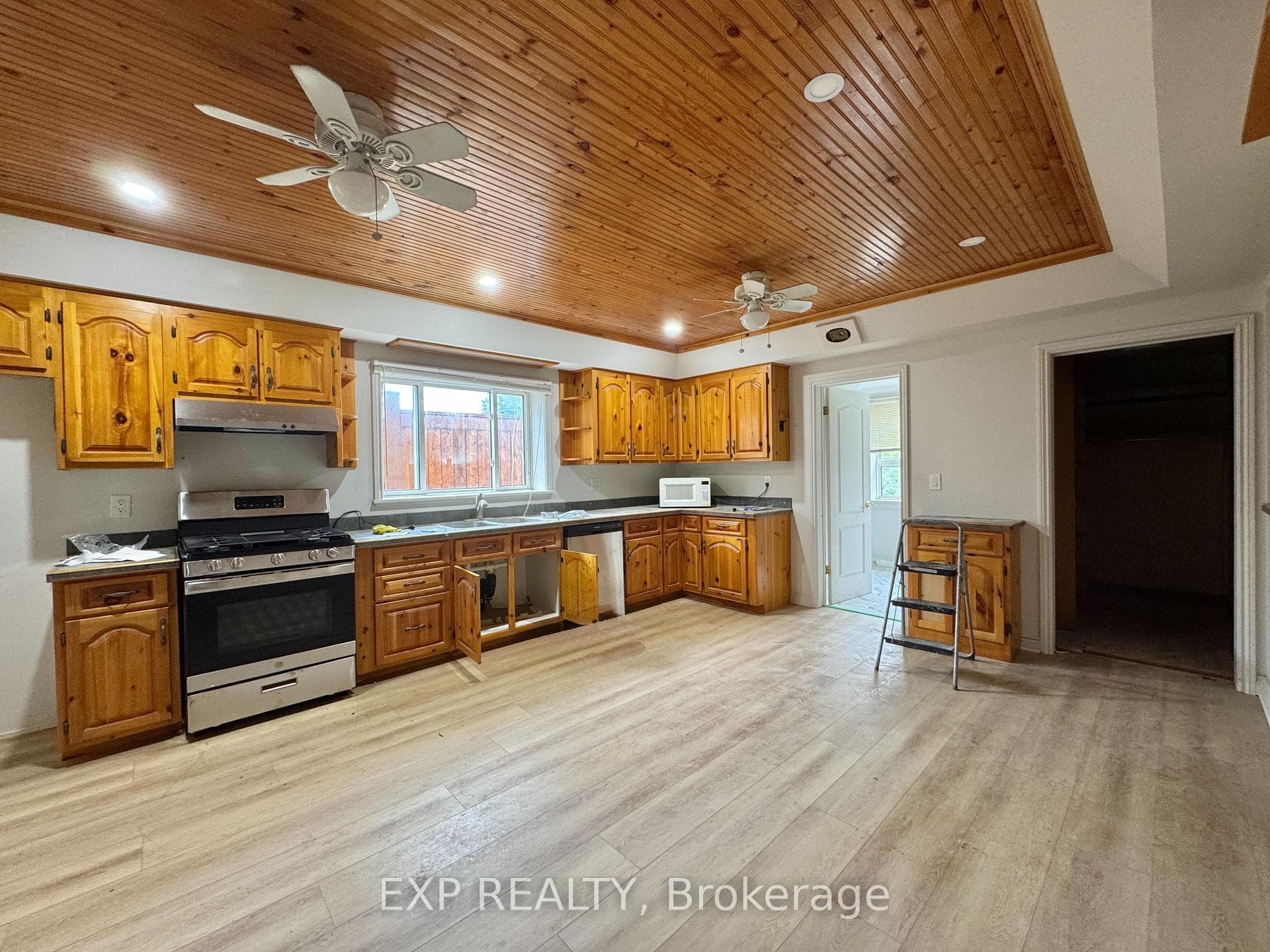 112 Baseline Road Unit A photo 2