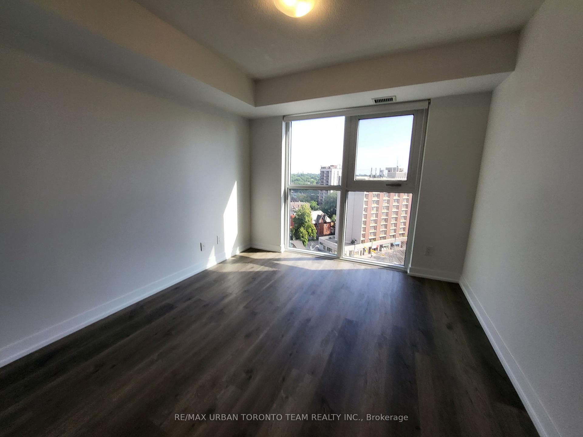 219 Dundas Street Unit 1212 photo 6