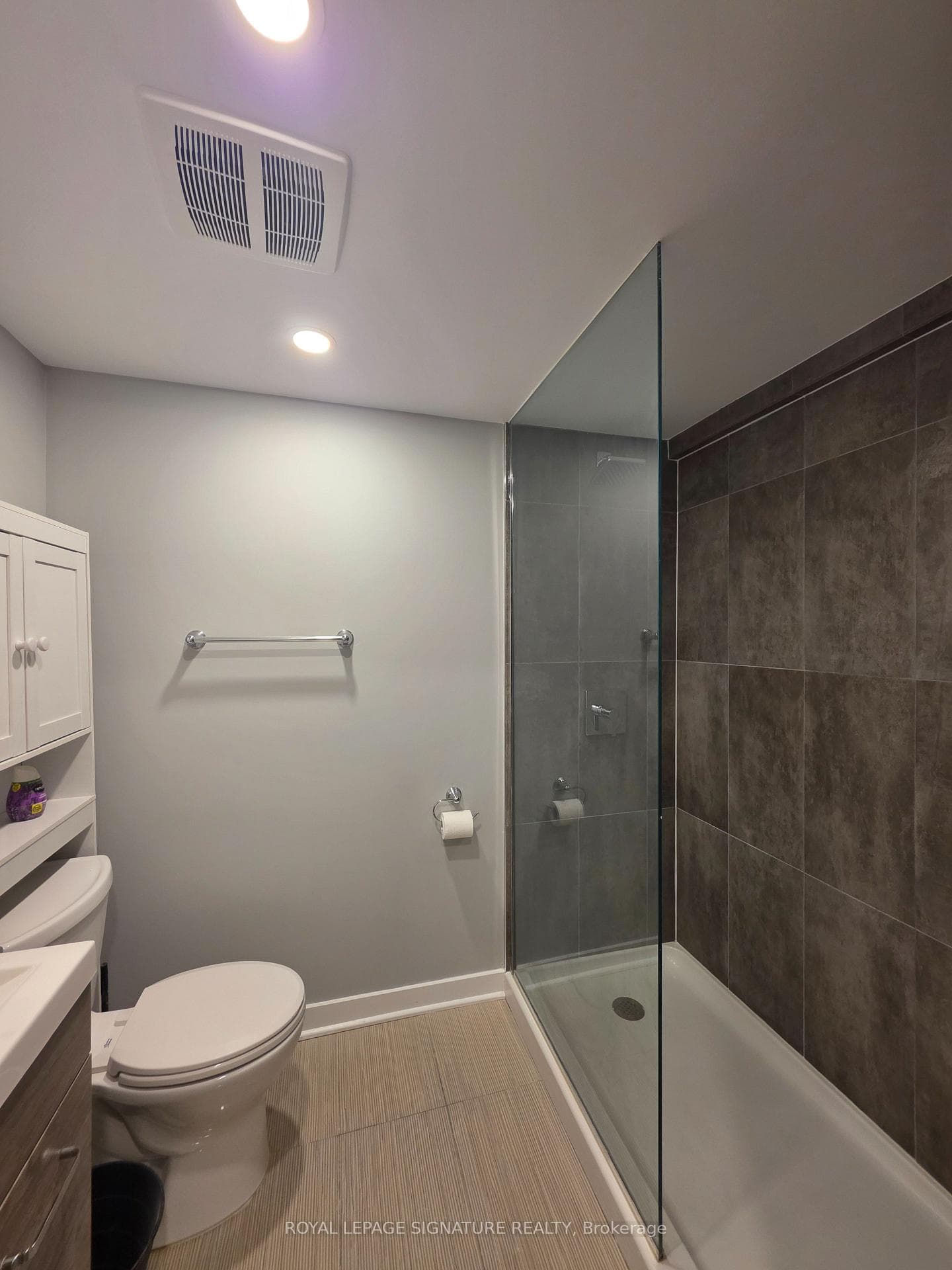 901 Minchin Way Unit Bsmt photo 6