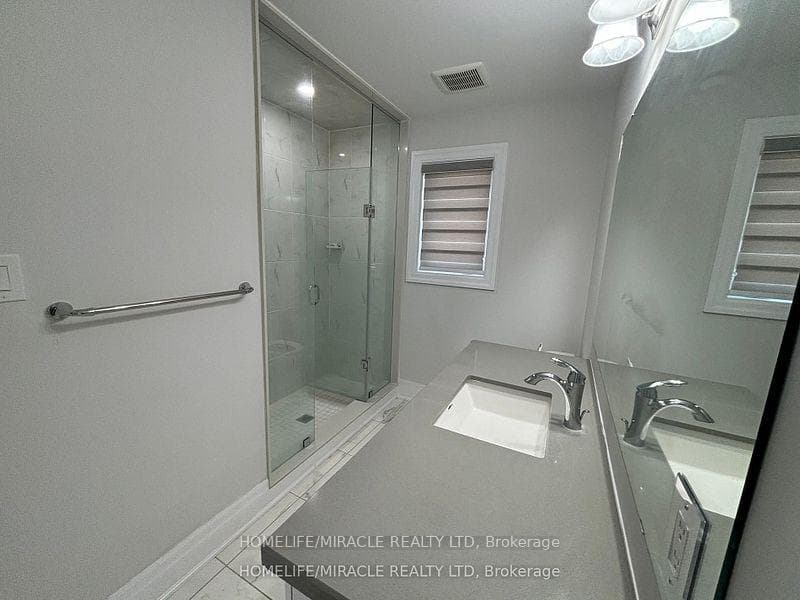 17 Rosewell Crescent photo 28