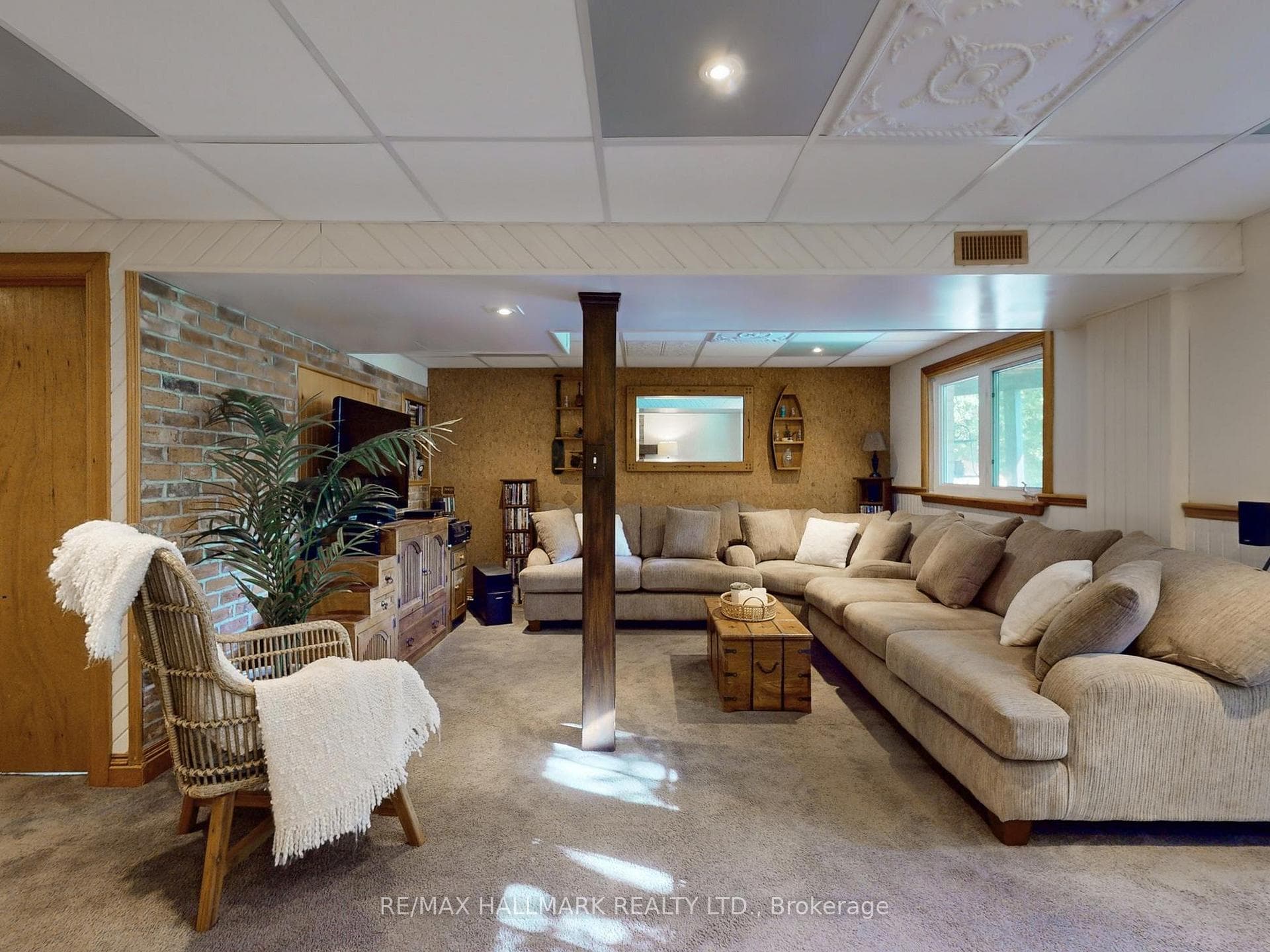 209 Overbank Drive photo 18