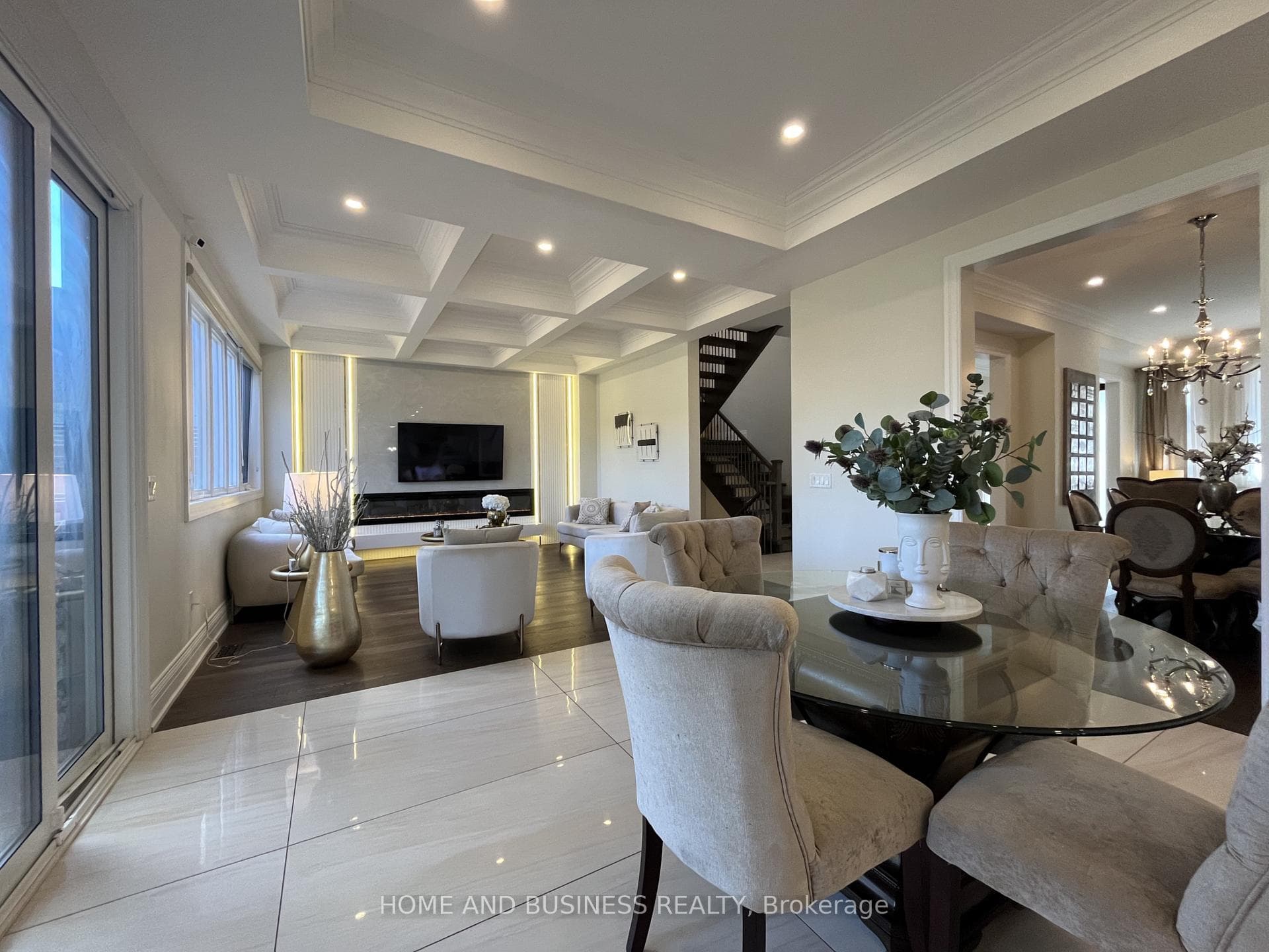 115 RUSSELL Drive photo 23