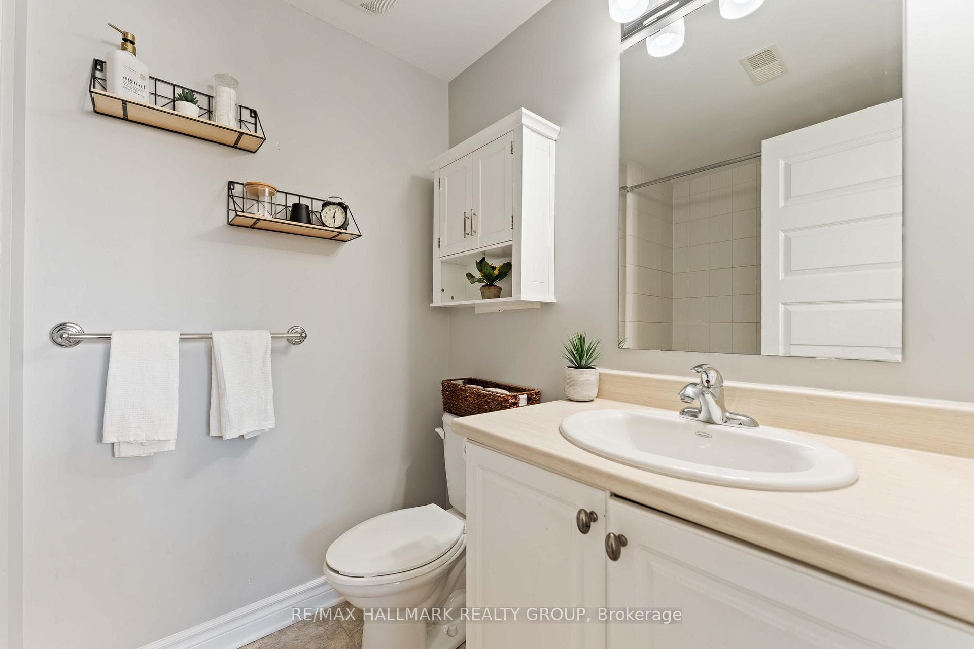 792 Lakeridge Drive photo 17