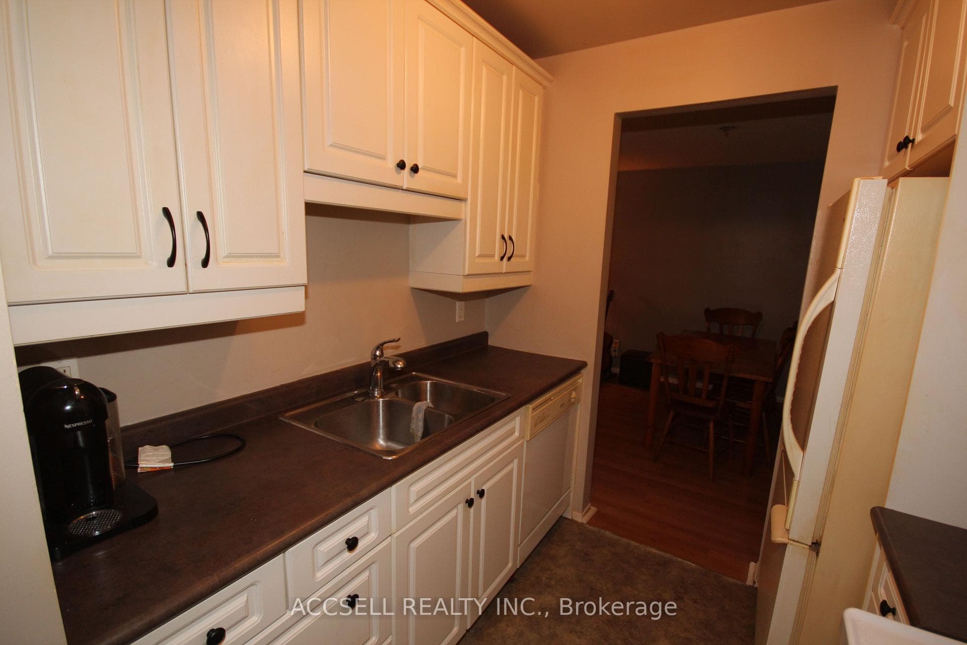 731 Deveron Crescent Unit 111 photo 8
