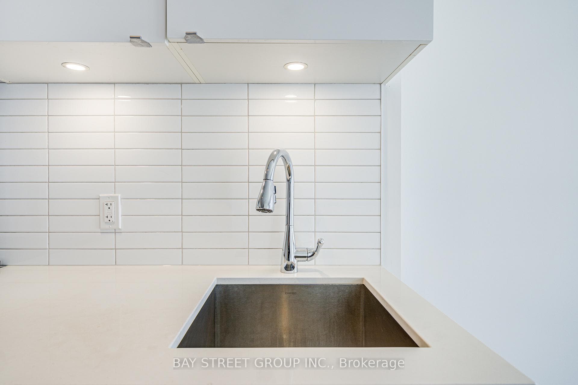 251 Jarvis Street Unit 1218 photo 19