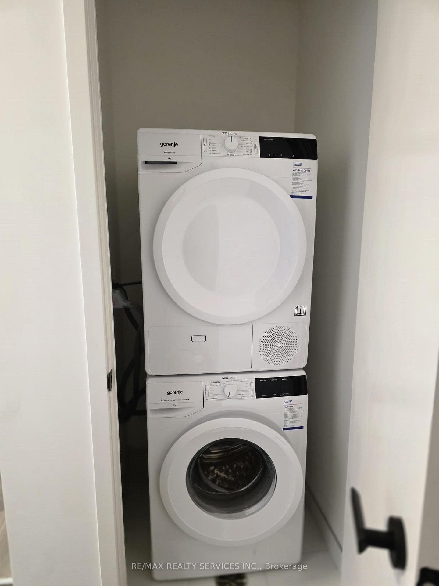 8 Interchange Way Unit 5102 photo 4