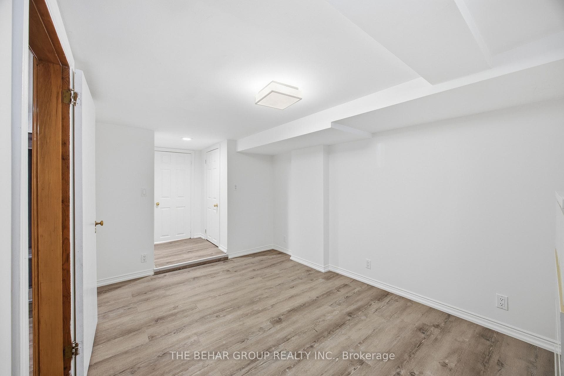241 Lonsmount Drive photo 43