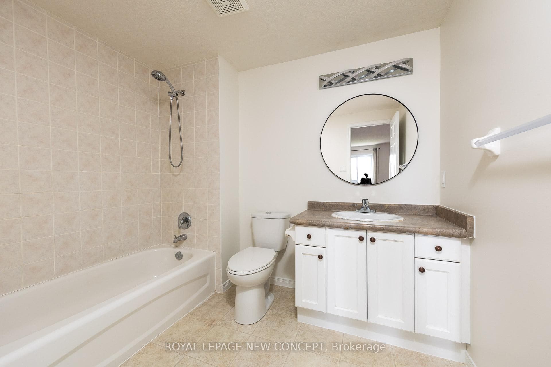 572 Violet Street photo 24