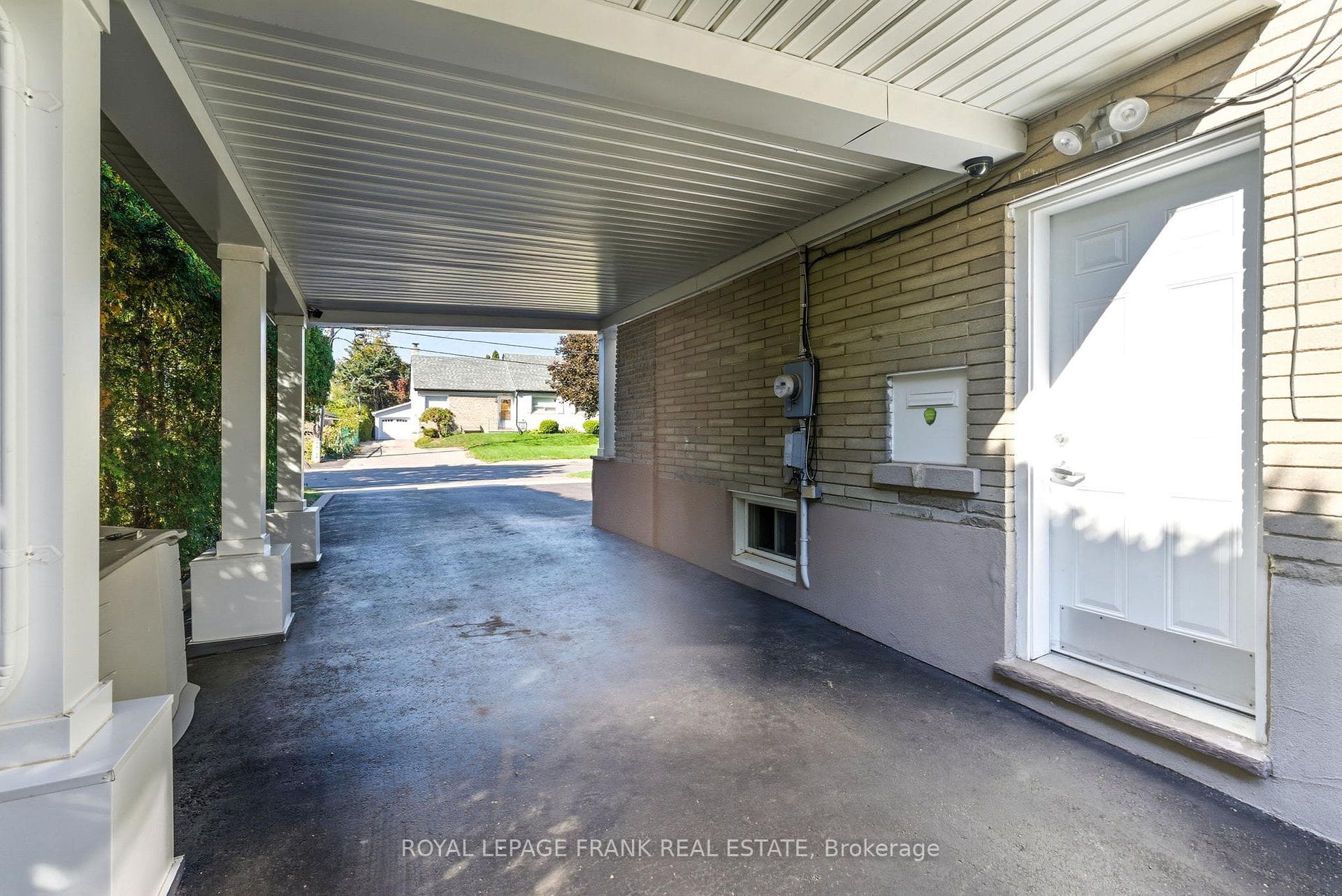 131 Jones Avenue photo 3