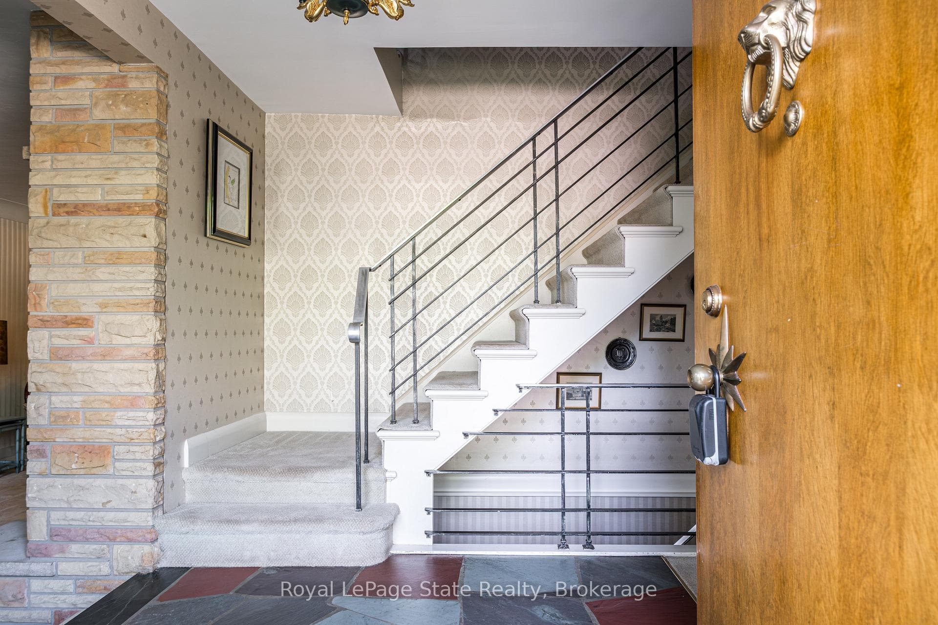 6 Freeland Court photo 8