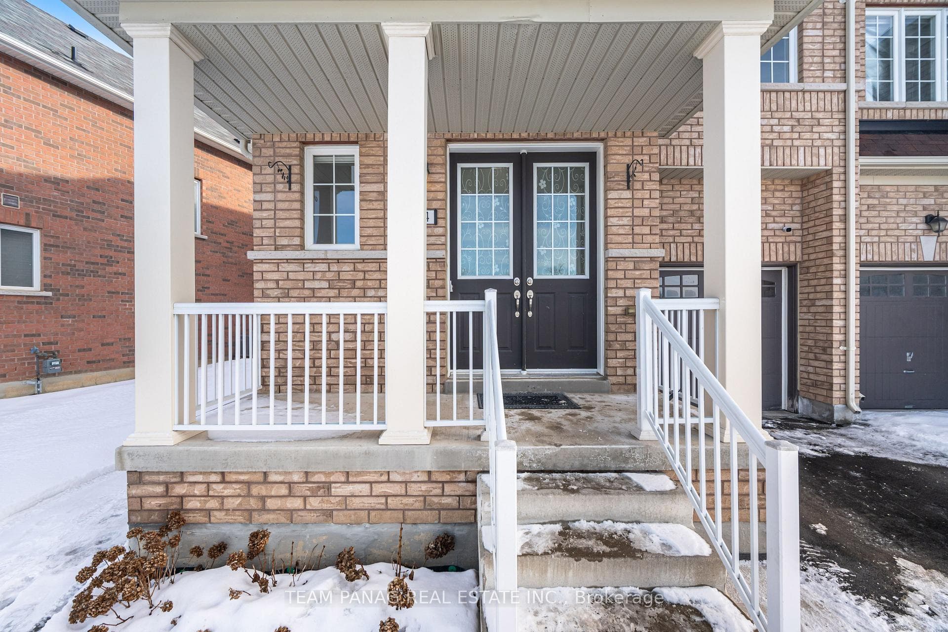 414 Royal West Drive photo 4