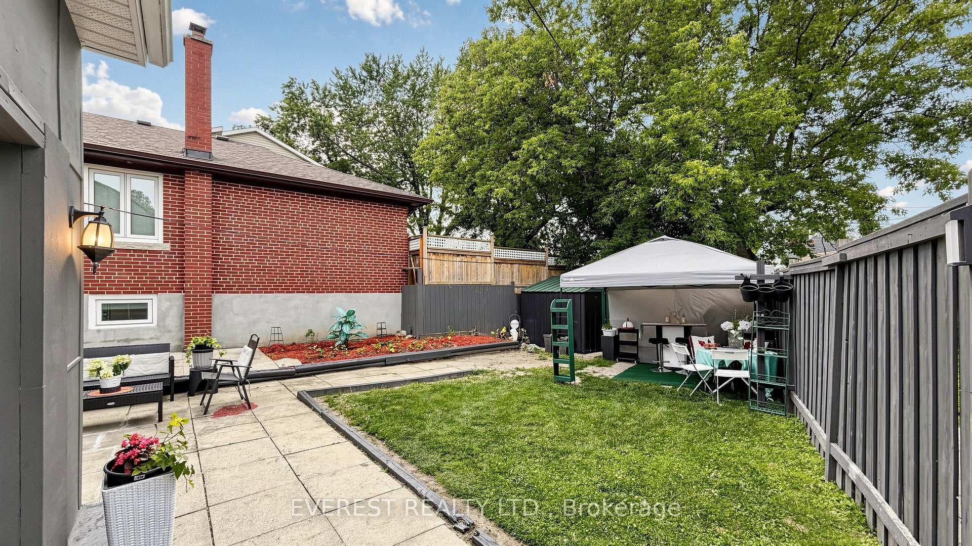 922A Danforth Road photo 40