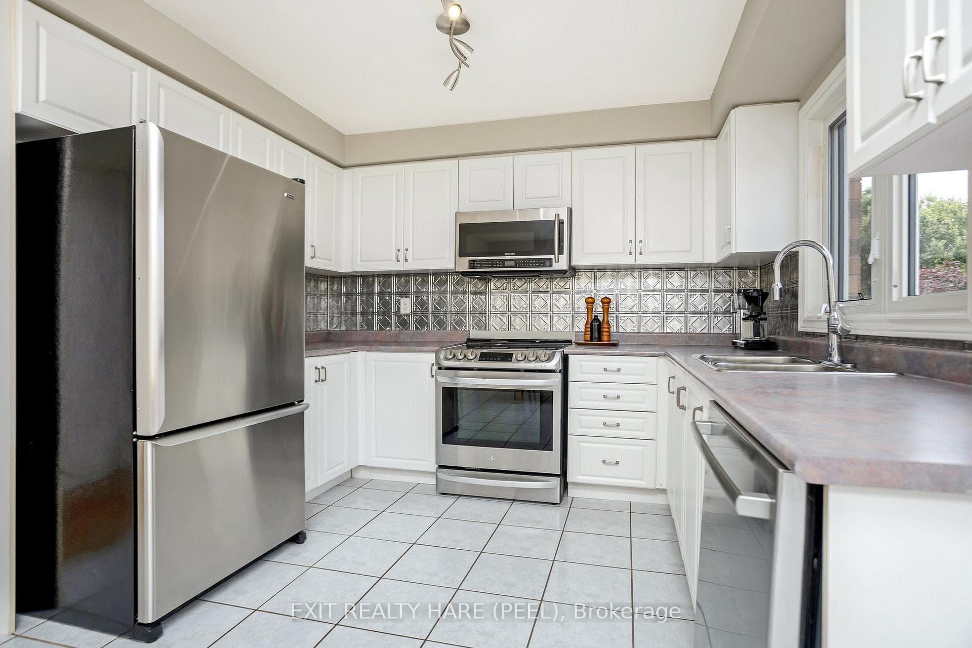 504 Thelma Street photo 13