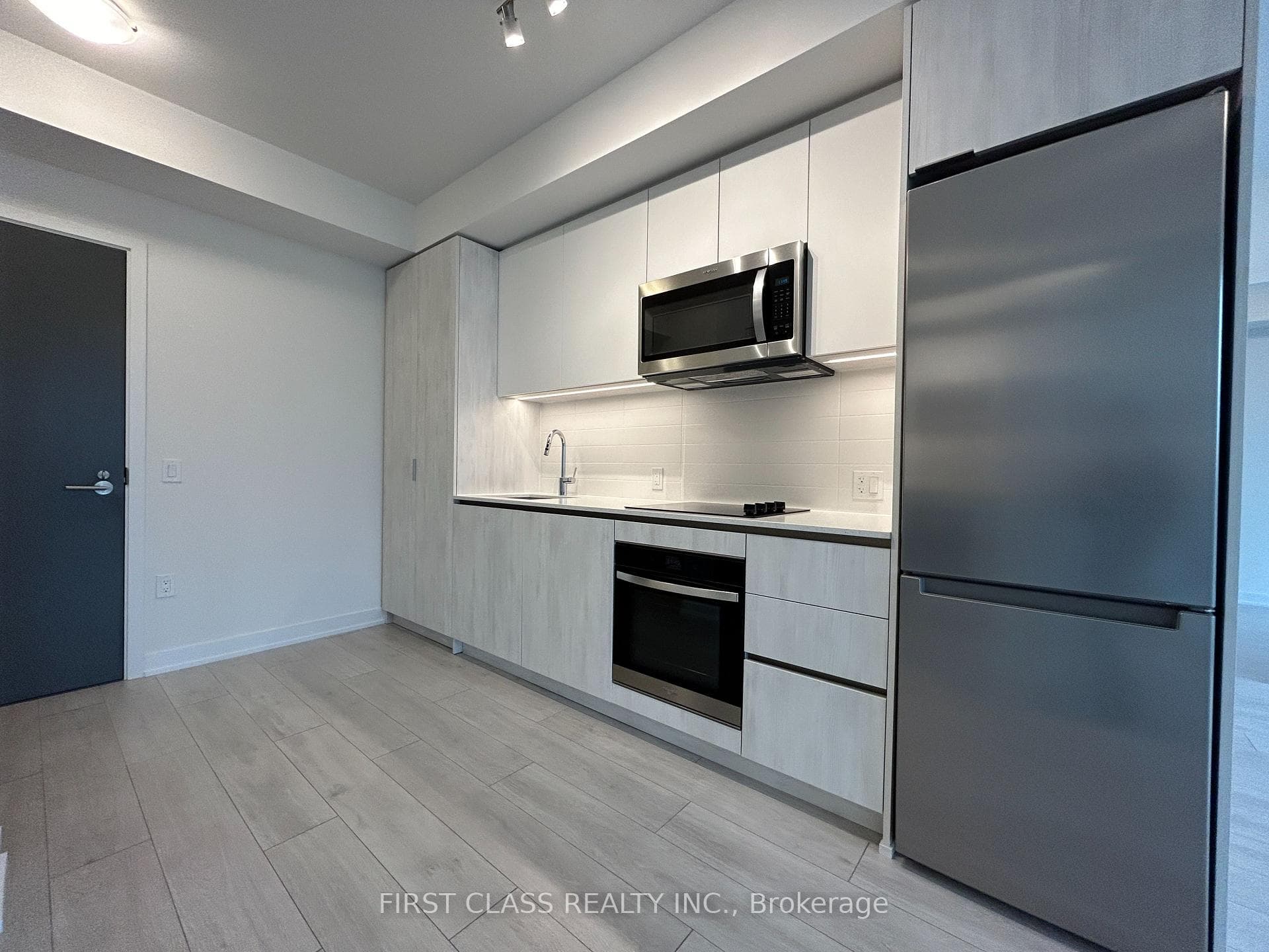 5858 Yonge St Street Unit 520 photo 13