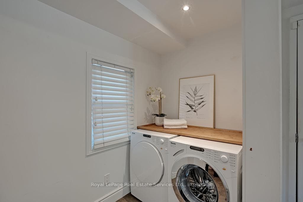 50 BURNET Street photo 24