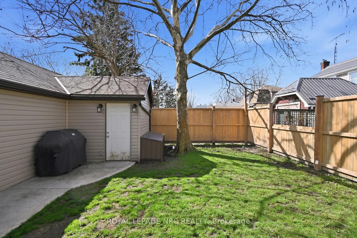 306 Stanley Street photo 36