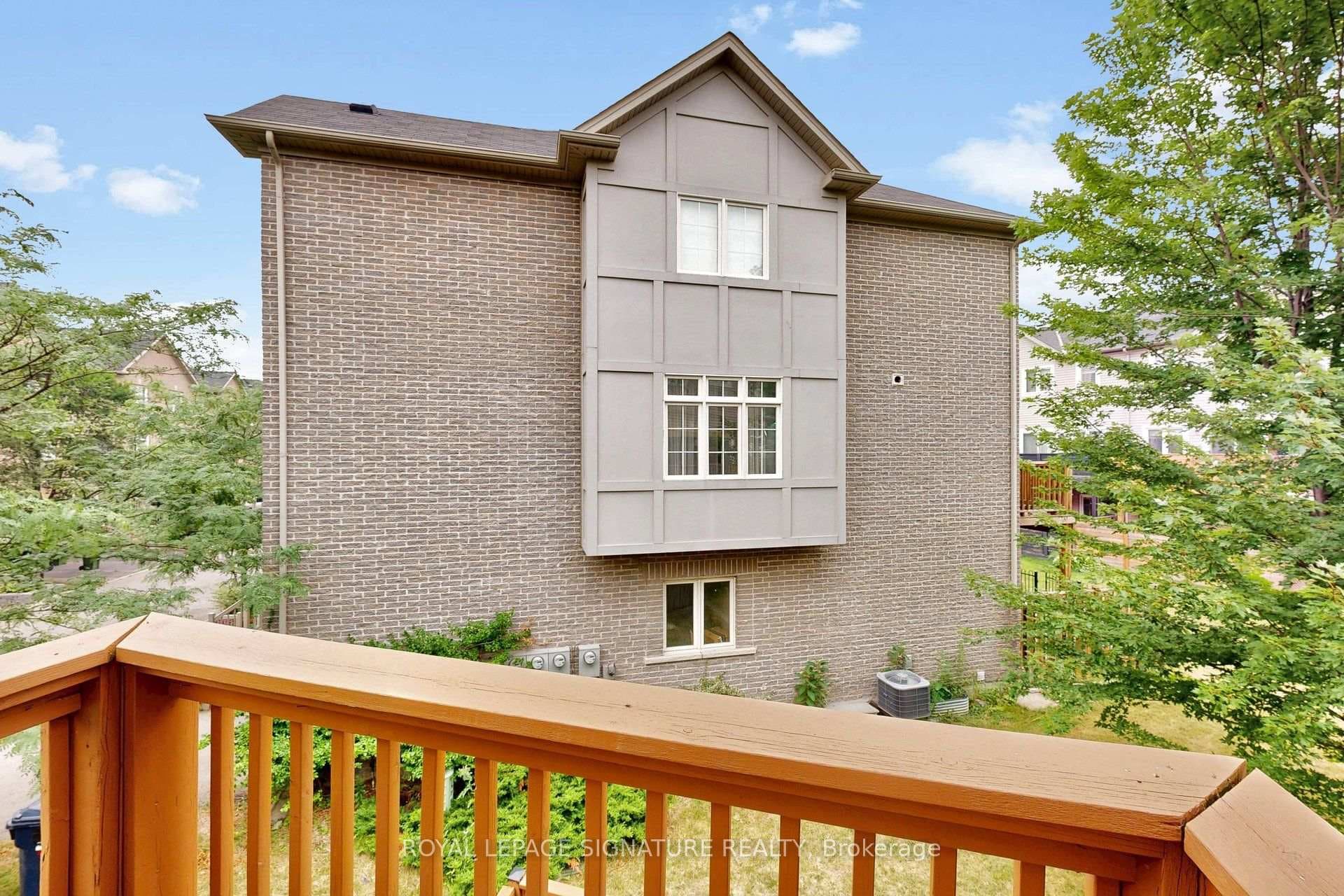 51 Piggott Mews photo 25