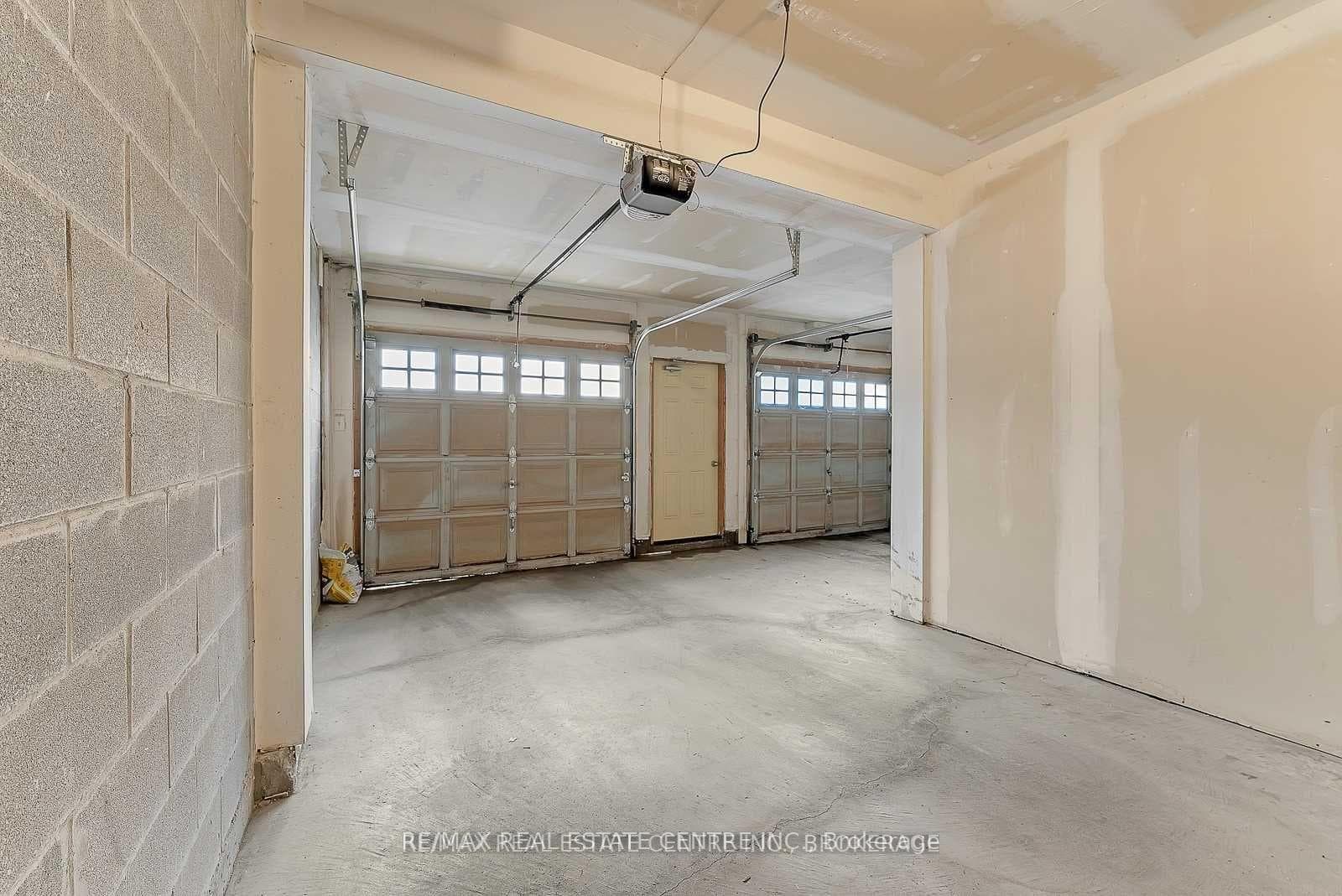 60 Fairwood Circle Unit 9 photo 25