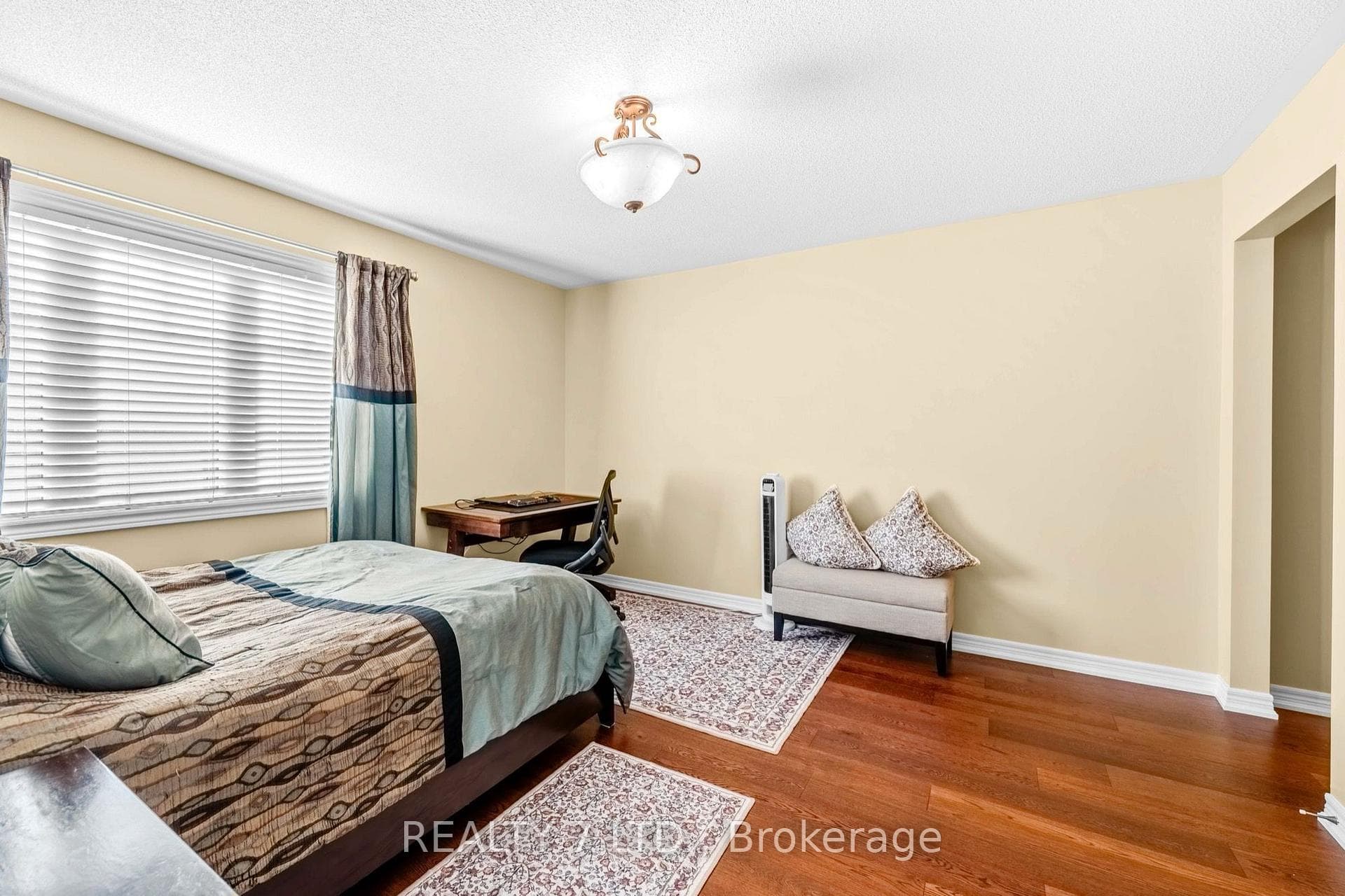 3217 Swiss Court photo 29