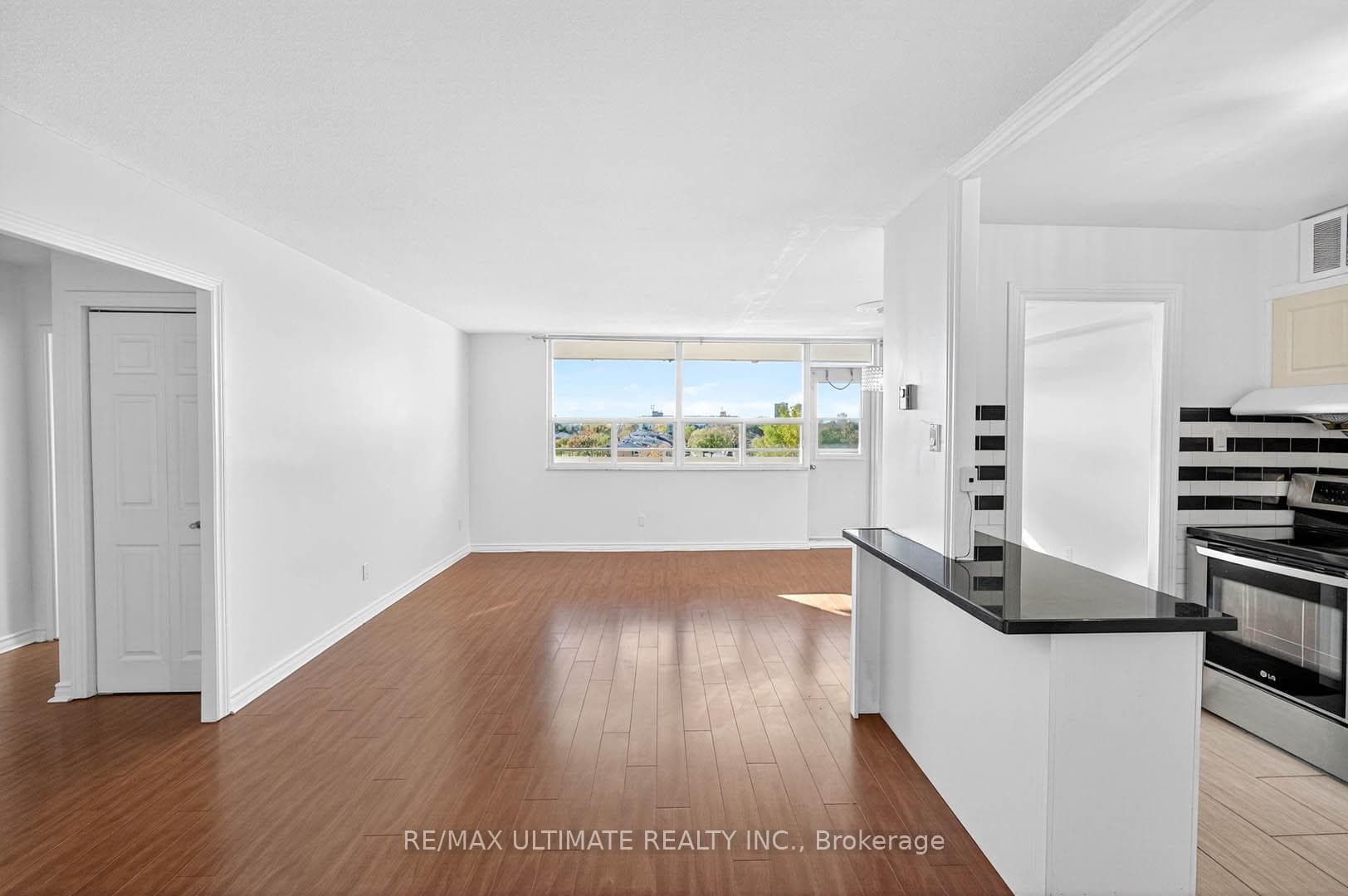 2550 Pharmacy Avenue Unit 401 photo 5