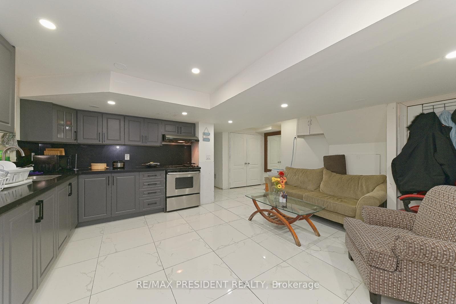 4 Morton Way photo 34