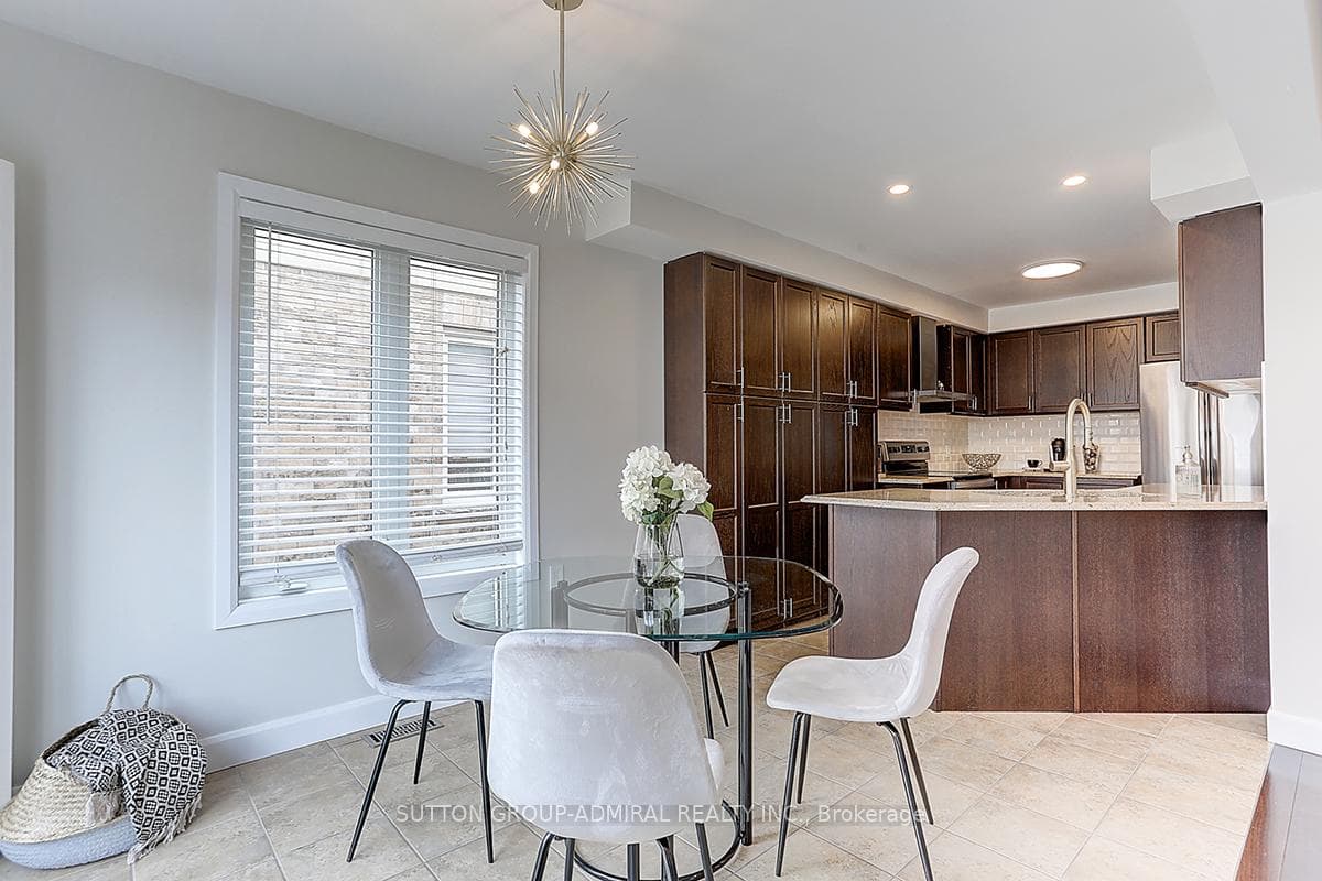 1329 Wadebridge Crescent photo 16