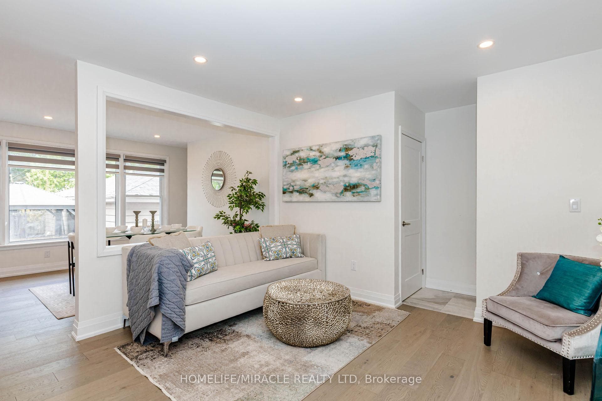 563 Taplow Crescent photo 7