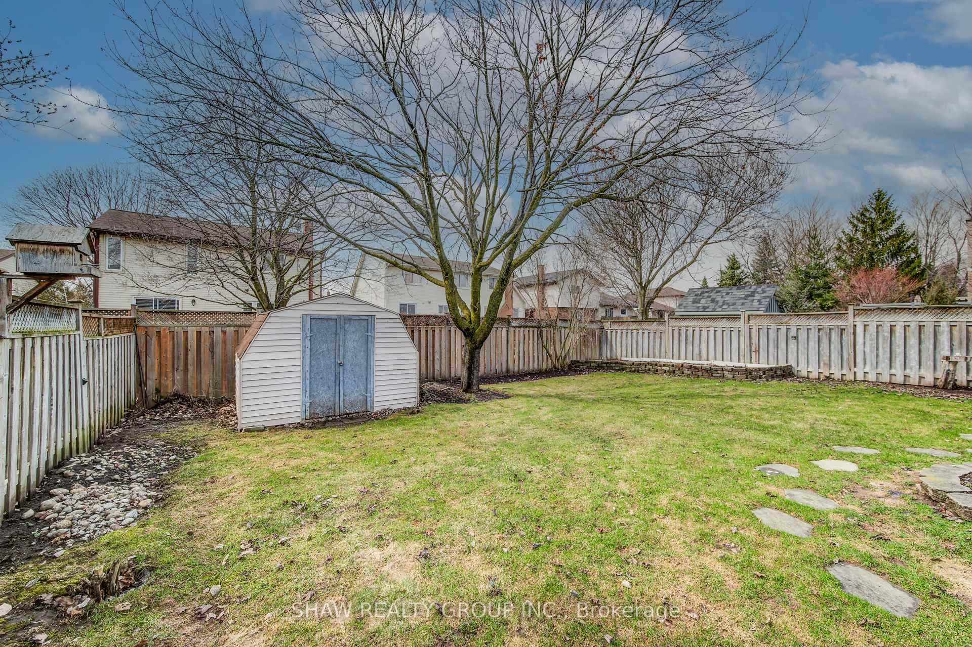 110 Imperial Drive photo 44