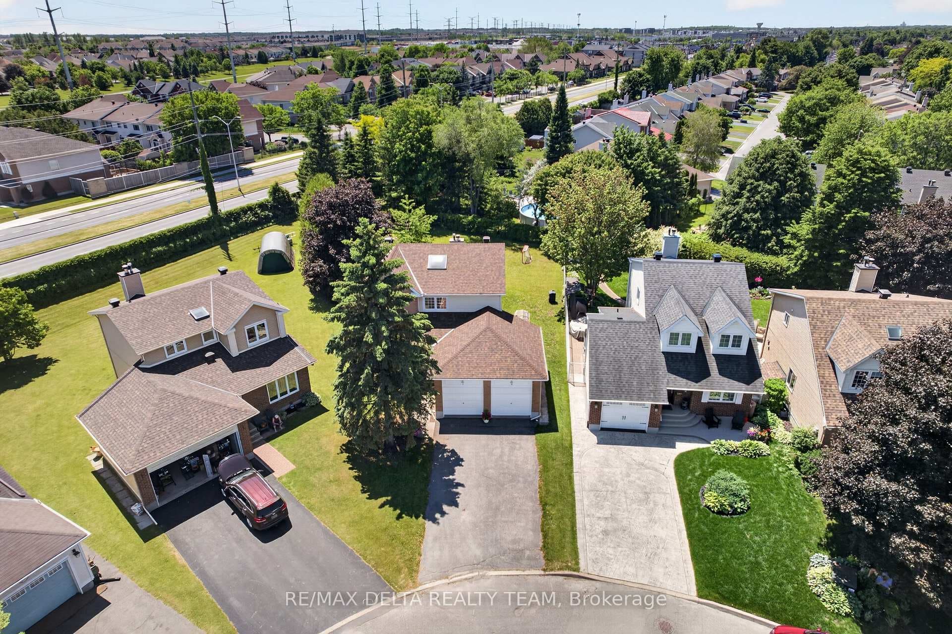 664 Thicket Way photo 4