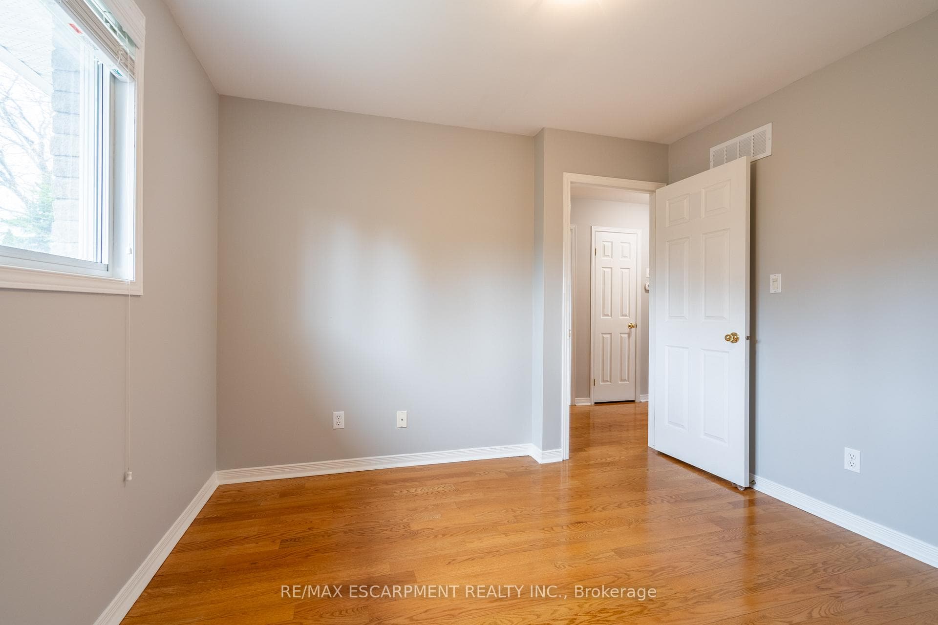 70 Sparling Avenue photo 13