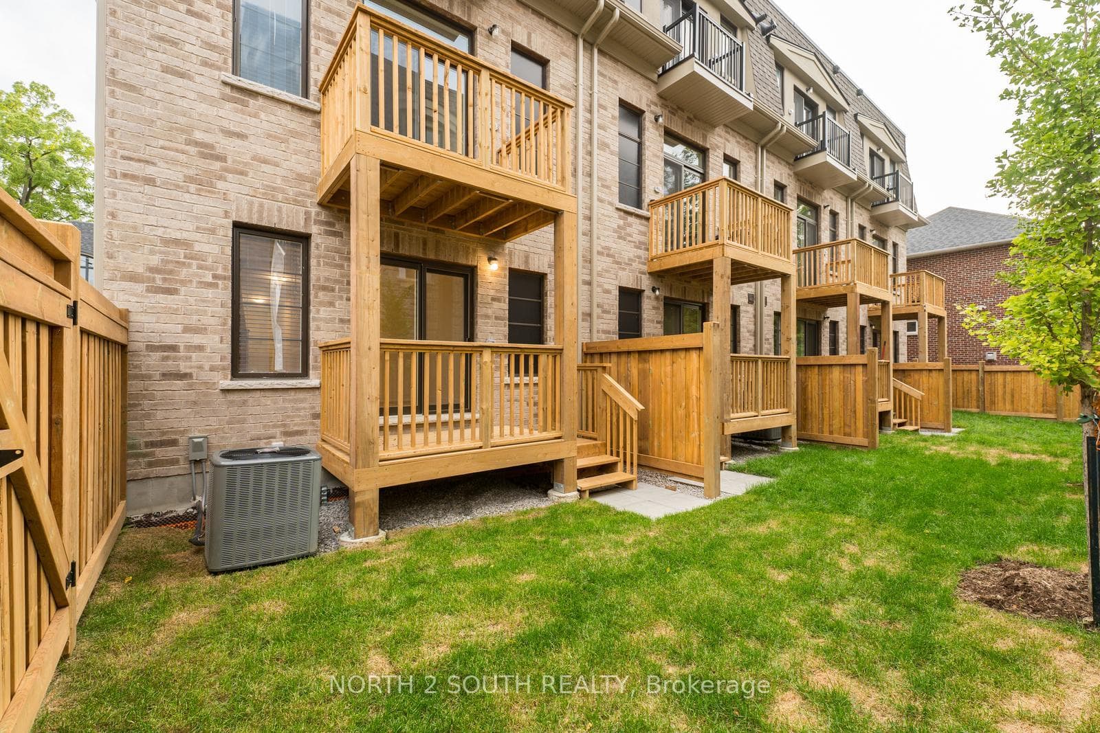 203 Wyndham Street photo 36