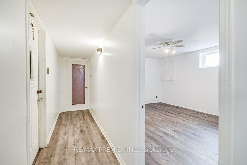 985 Caledonia Road Unit Bsmt photo 20