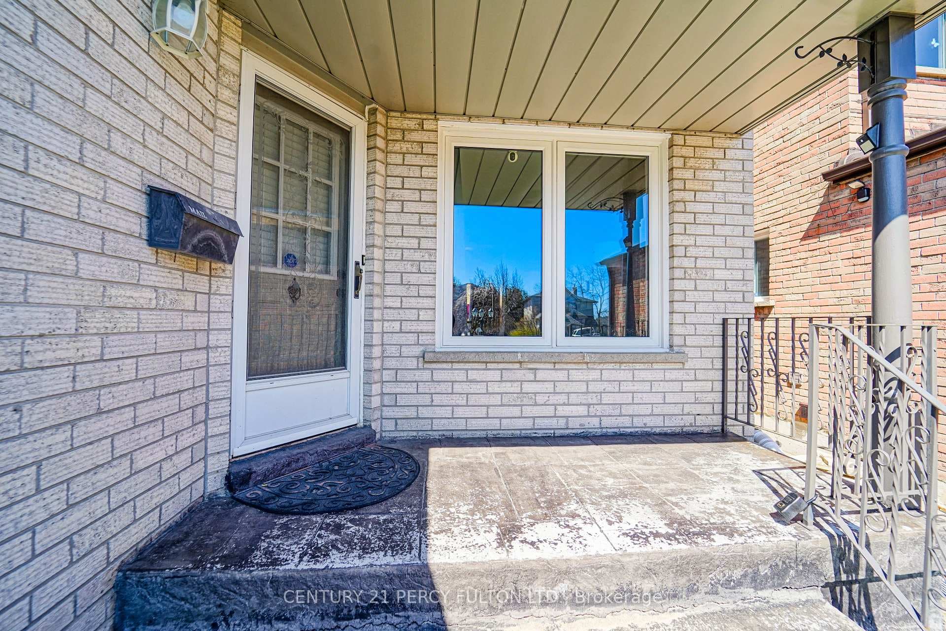 1525 Sturgeon Court photo 3