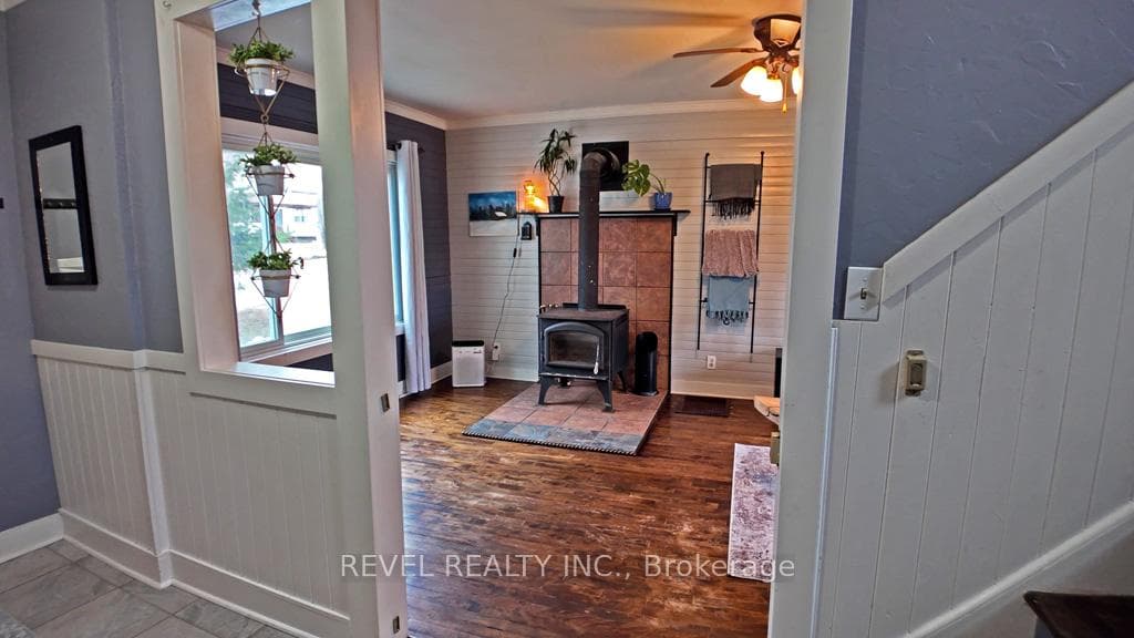 106 Devonshire Avenue photo 24