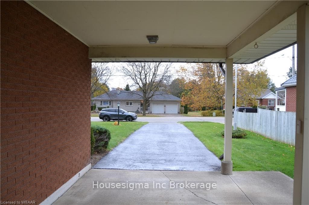81 CLARKE Street photo 23