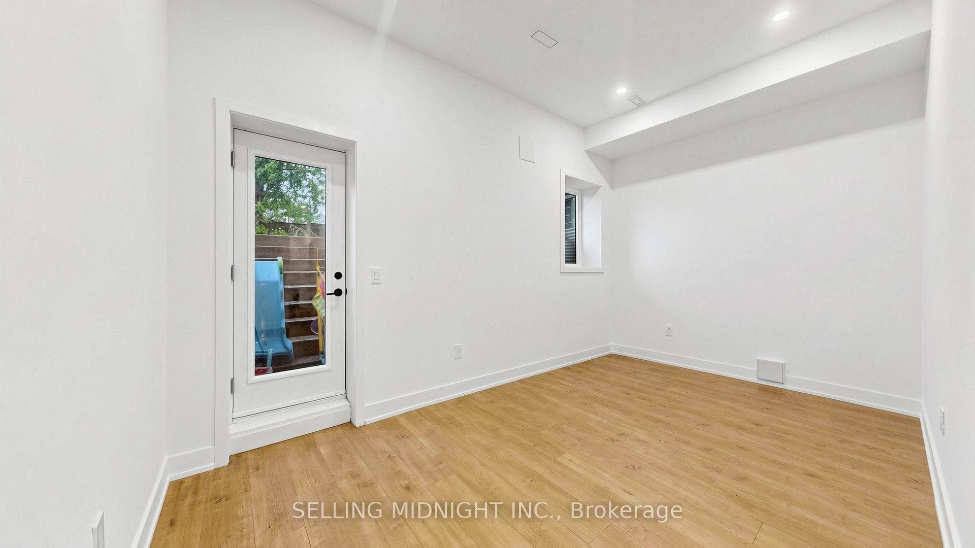 42 Guthrie Avenue photo 41