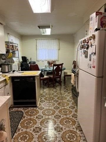 Main level Kitchen