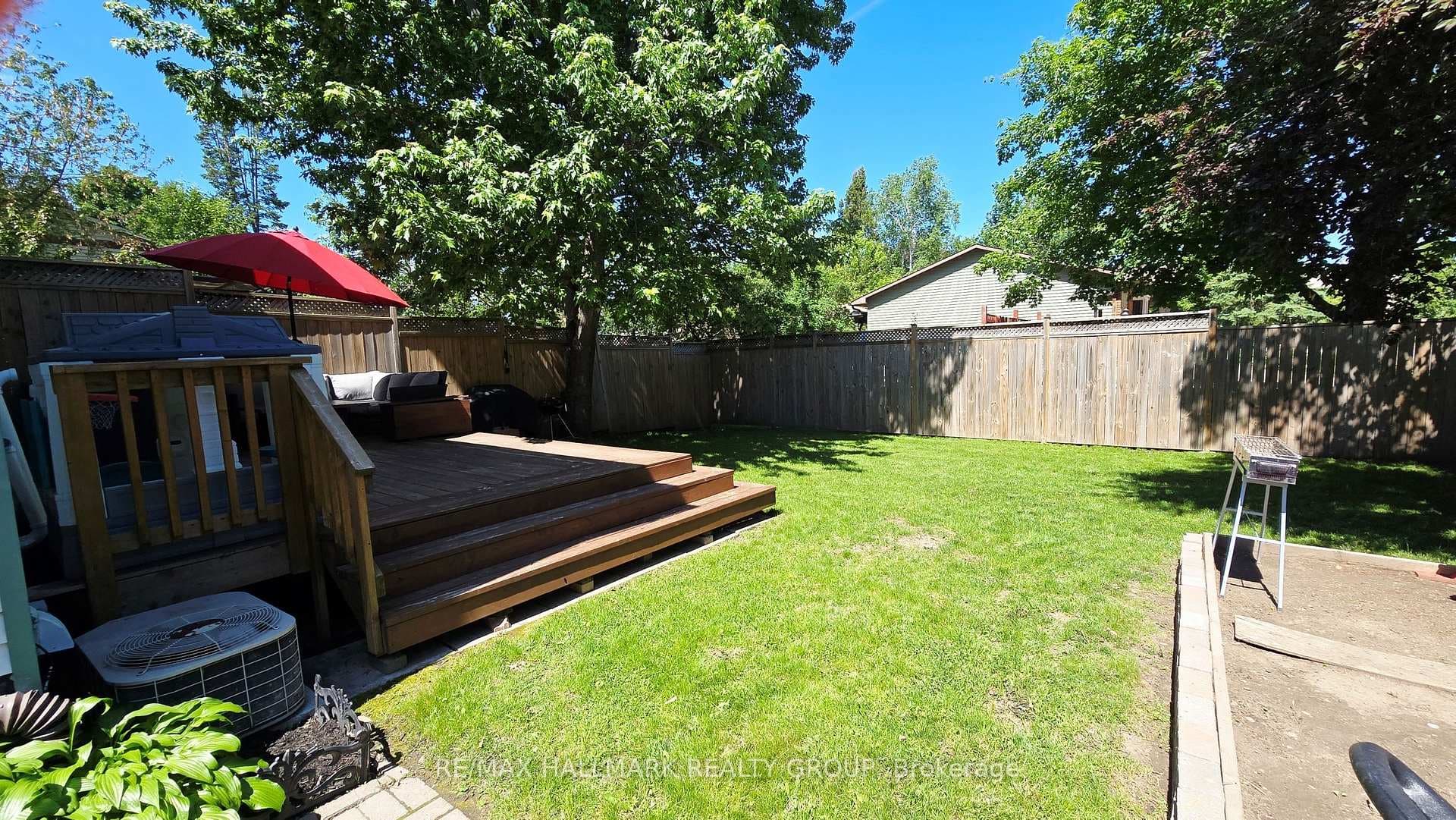35 Seabrooke Drive photo 32