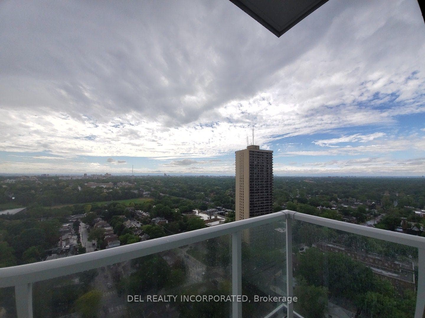 33 Helendale Avenue Unit 2012 photo 15