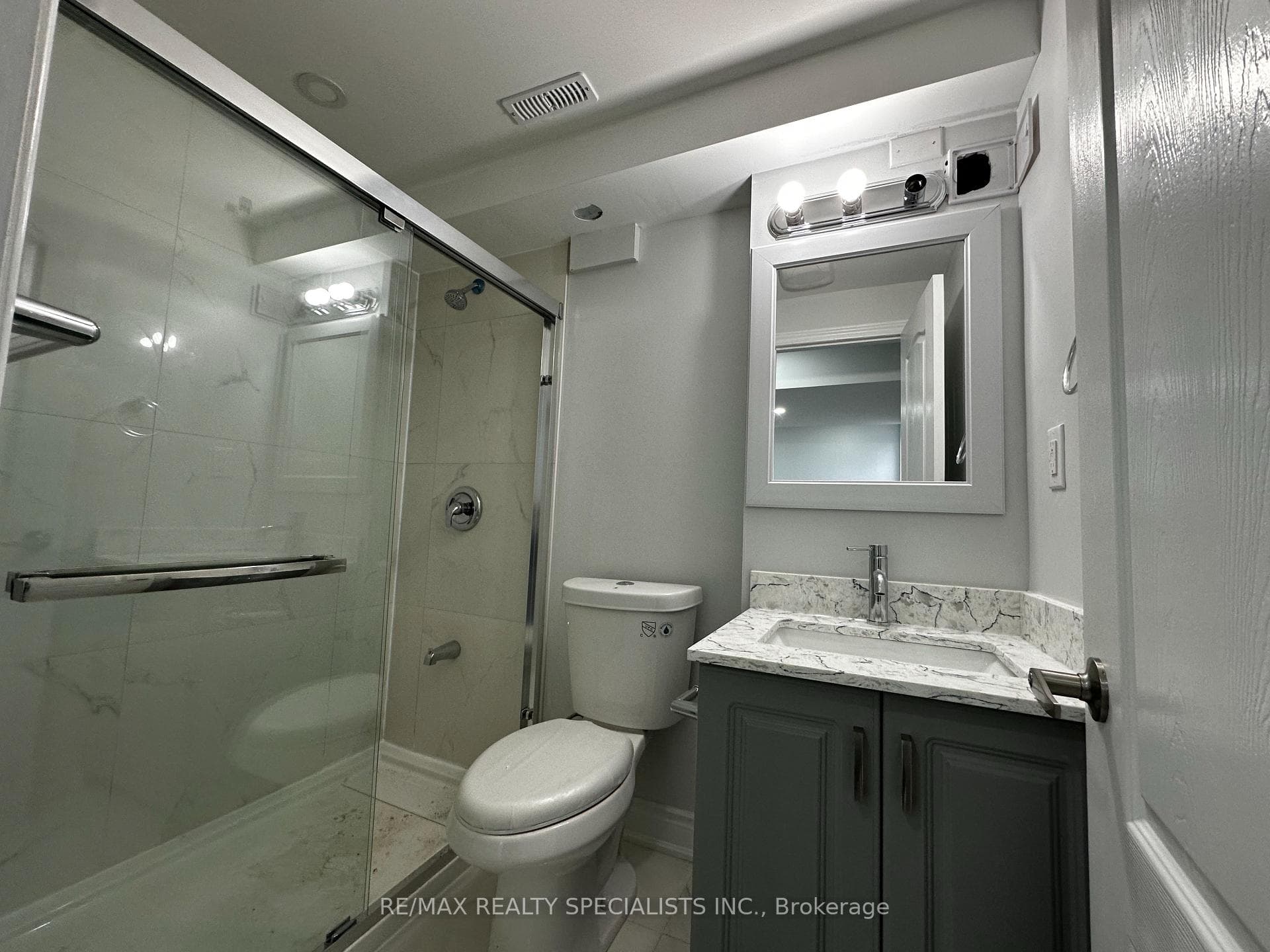43 Earlsbridge Boulevard Unit Lower photo 6