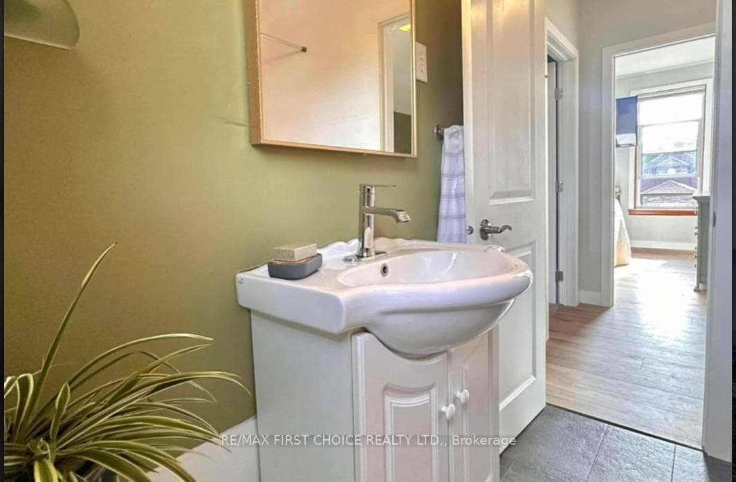 222 Wolseley Street photo 23
