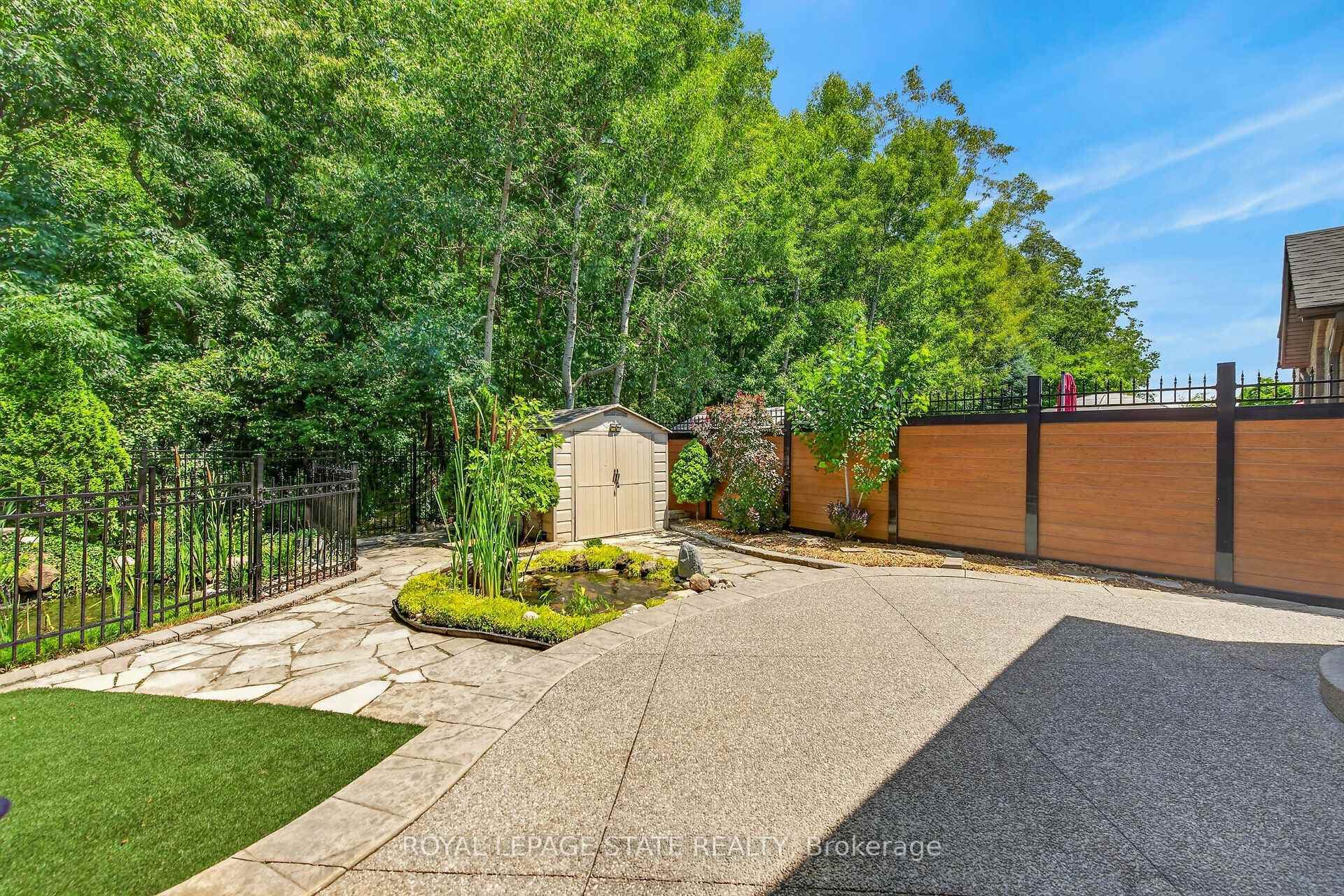 160 Wills Crescent photo 45