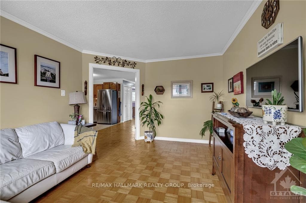 924 DIANNE Avenue photo 5