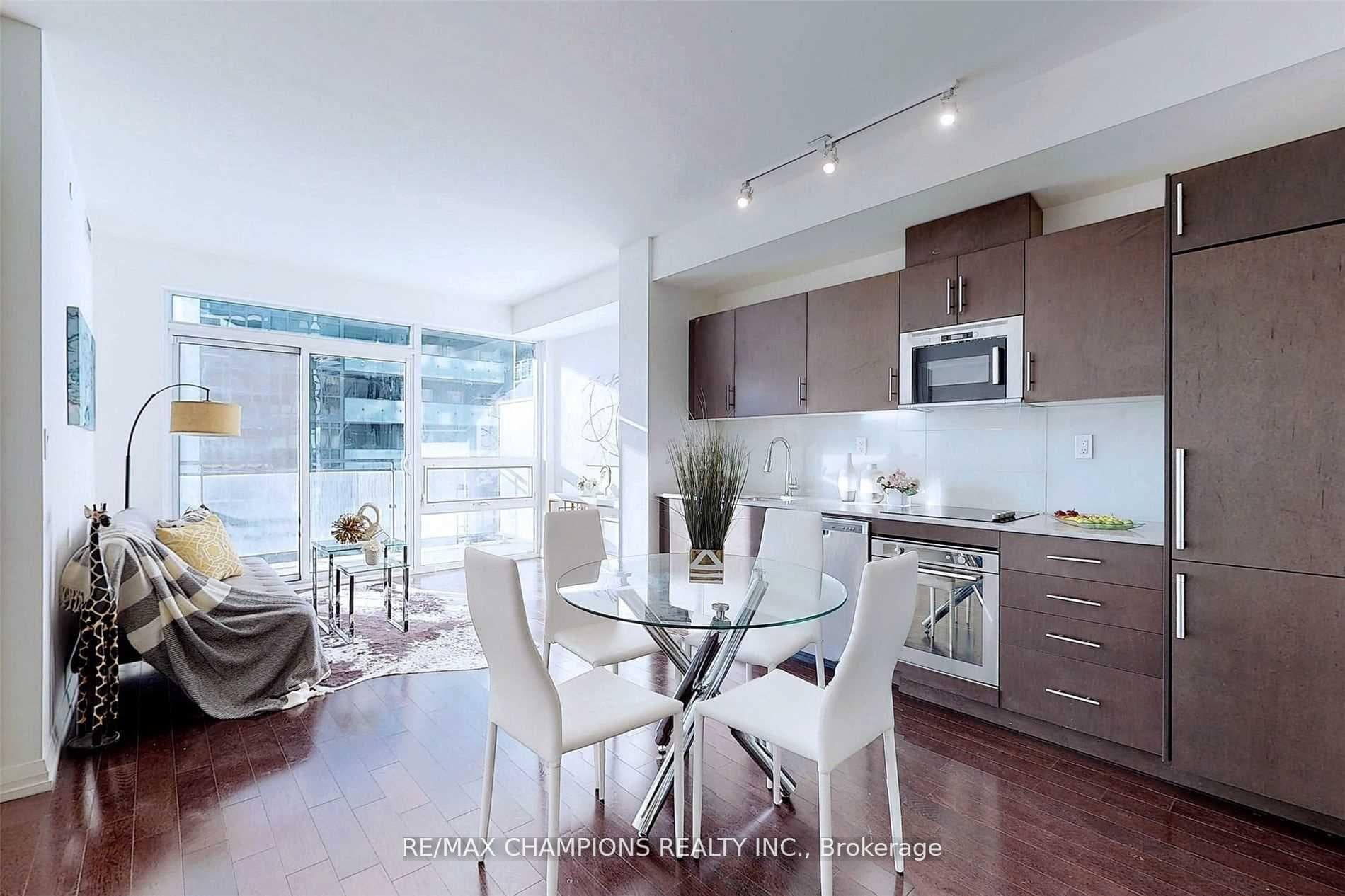 460 Adelaide Street Unit 203 photo 3