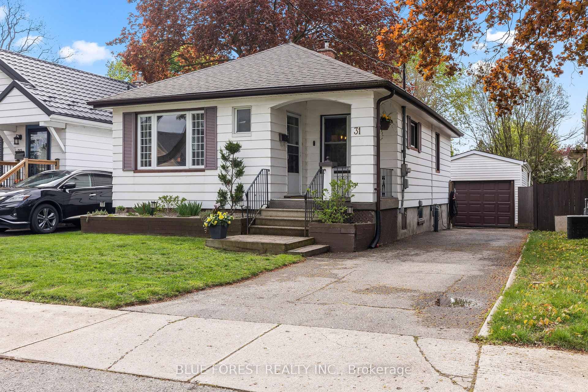 31 Eastman Avenue photo 1