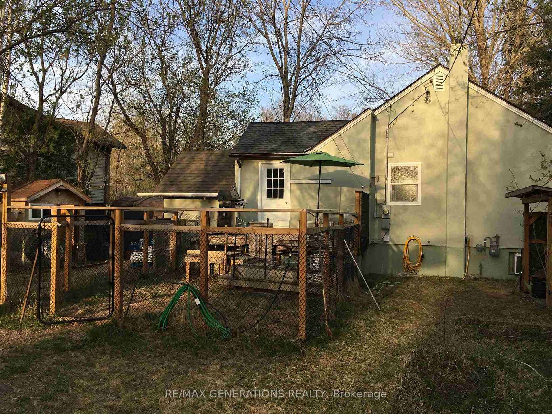 46 POPLAR Avenue photo 4