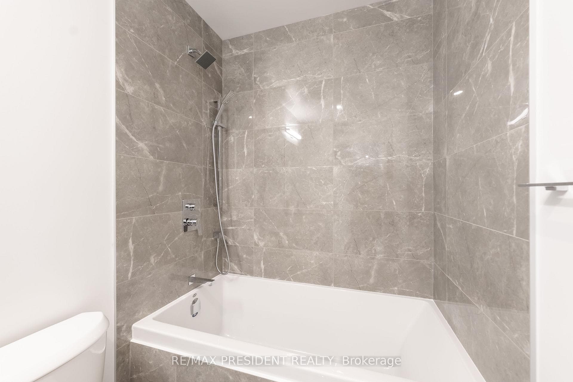 284 King Street Unit 402 photo 10